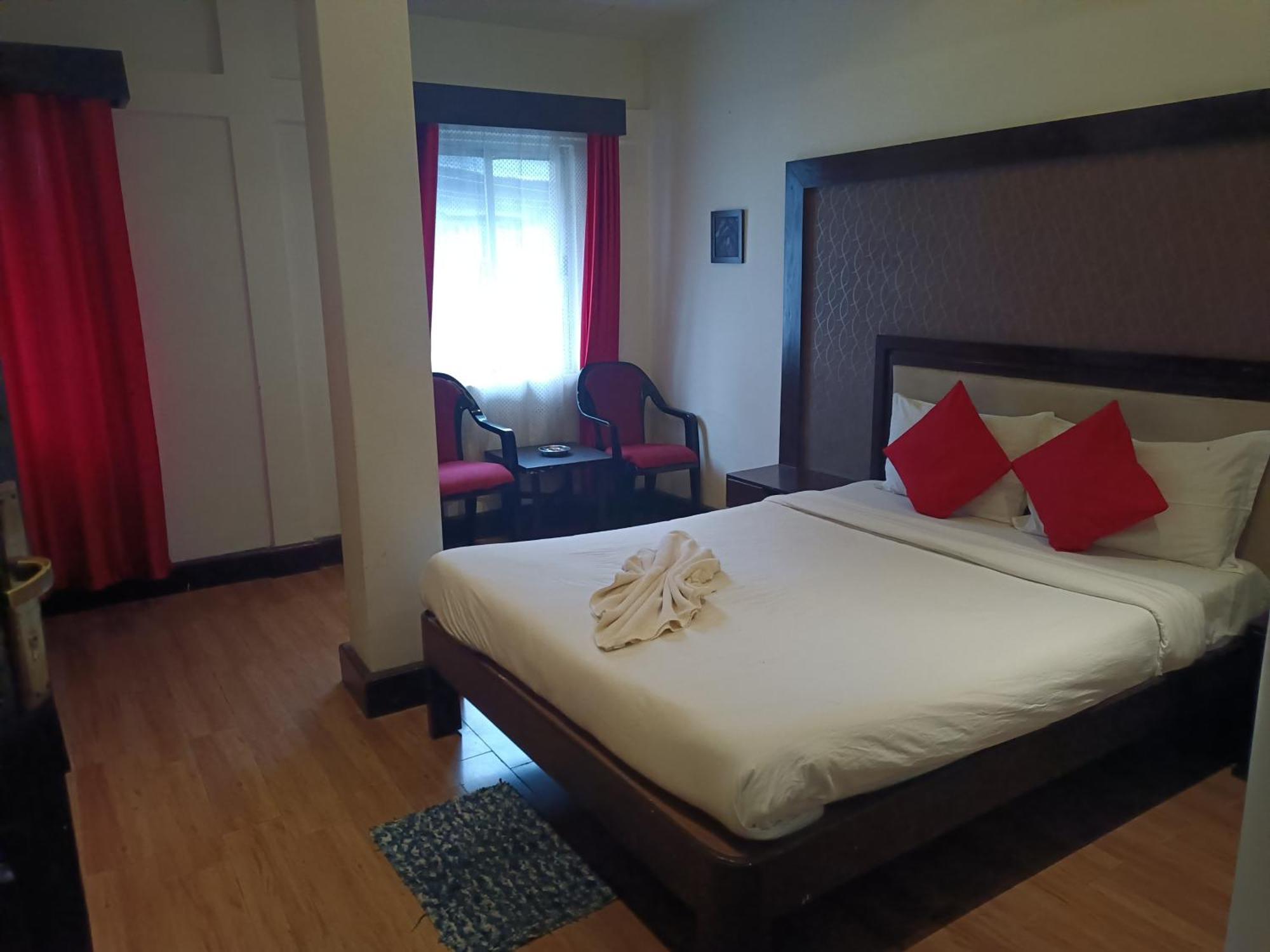 Hotel Serene Шиллонг Экстерьер фото